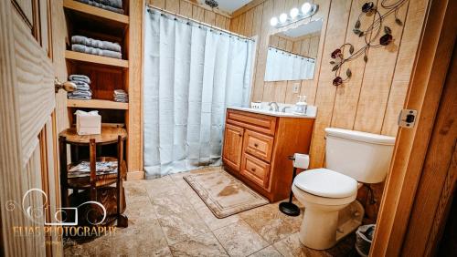 Standard Duplex Cabin #3 - Bathroom