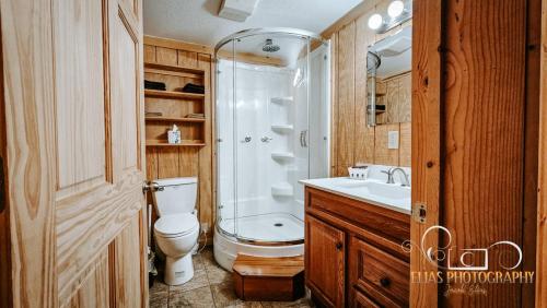 Standard Duplex Cabin #4 - Bathroom