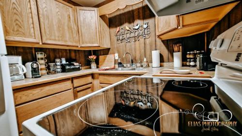 Deluxe Duplex Cabin - Kitchen